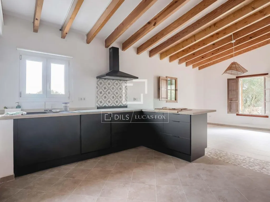 Cuisine - Historic Estate with Equestrian Potential in Llucmajor