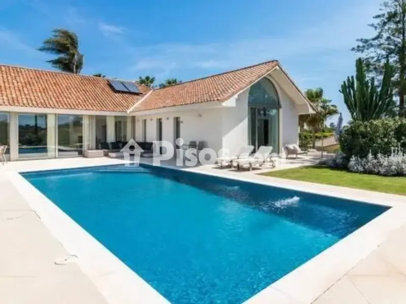 Bassein - Renovated Chalet with Pool in Sotogrande