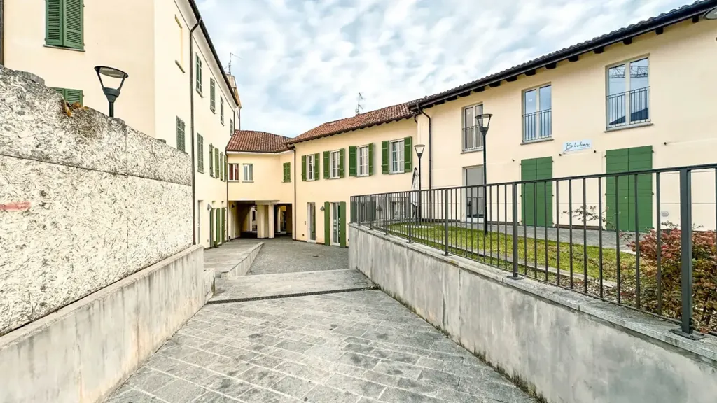 Aed - Rustic Monastery Apartment with Lake View in Cannobio