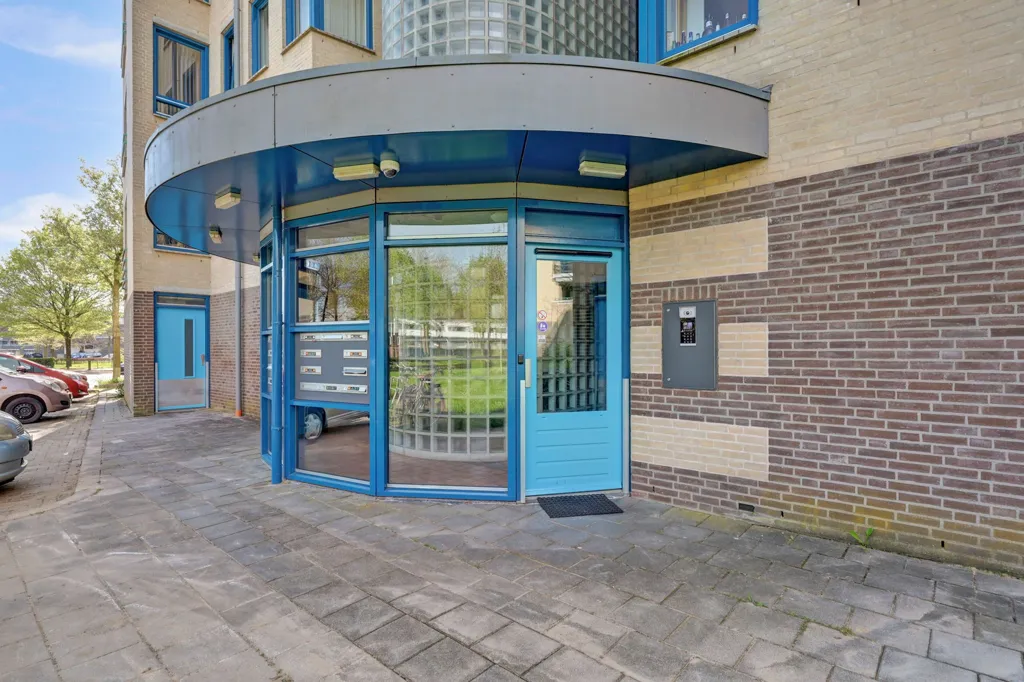 Esterno - Modernised 3-Bedroom Apartment with Balcony in Westerpark