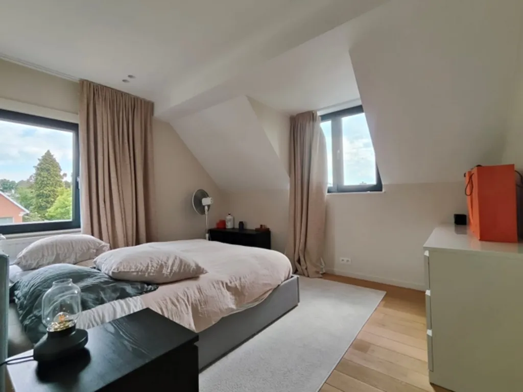 Magamistoad - Architect-Designed Villa with Garden in Waterloo-Faubourg