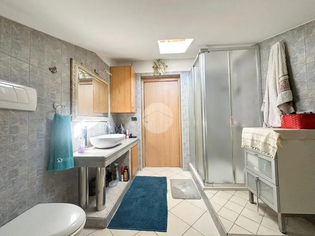 Baños - Mansard Trilocale near Beach in Termoli