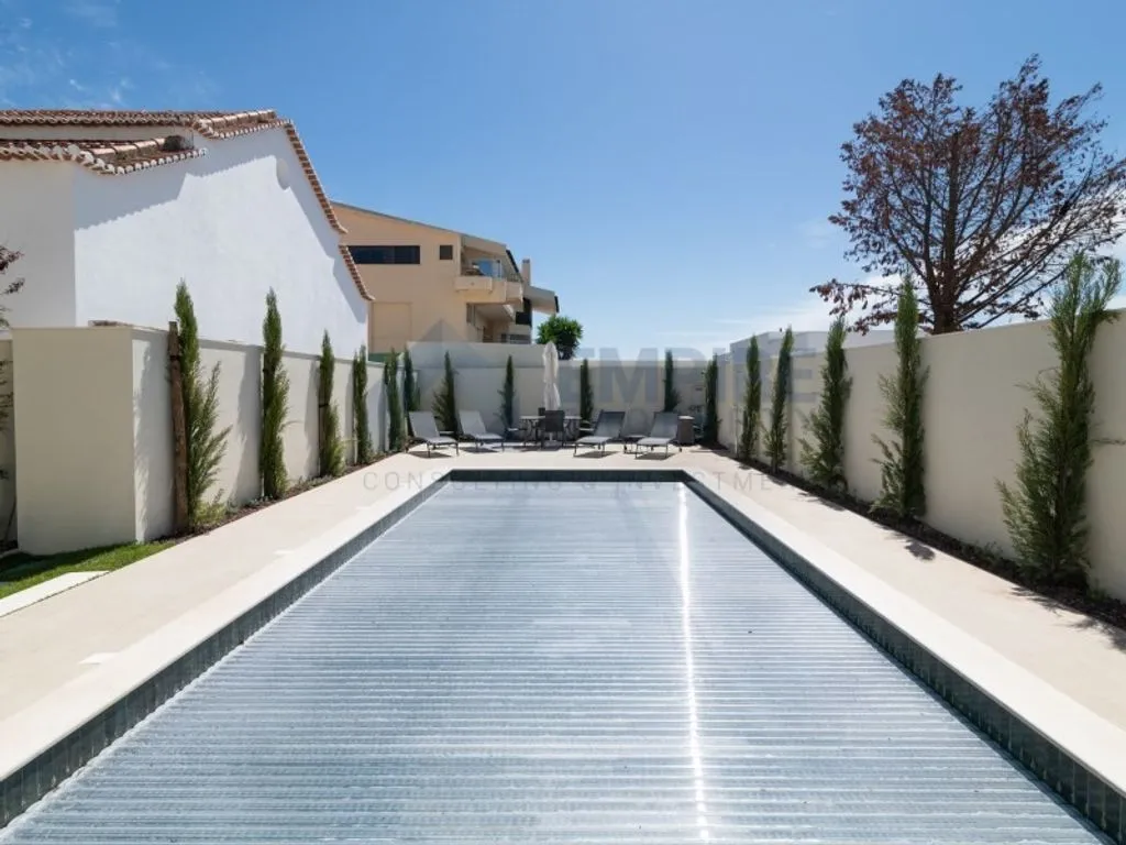 Piscina - Luxury Flat with Ocean Views in Monte Estoril
