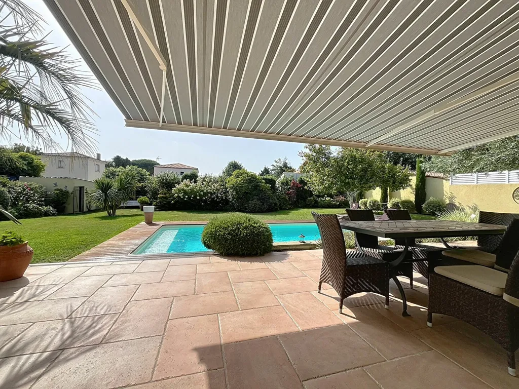 Terrasse - Maison avec Piscine et Terrasse à LAGORD
