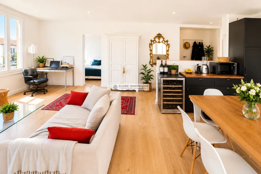 Séjour - Appartement Traversant avec Balcon à Biarritz