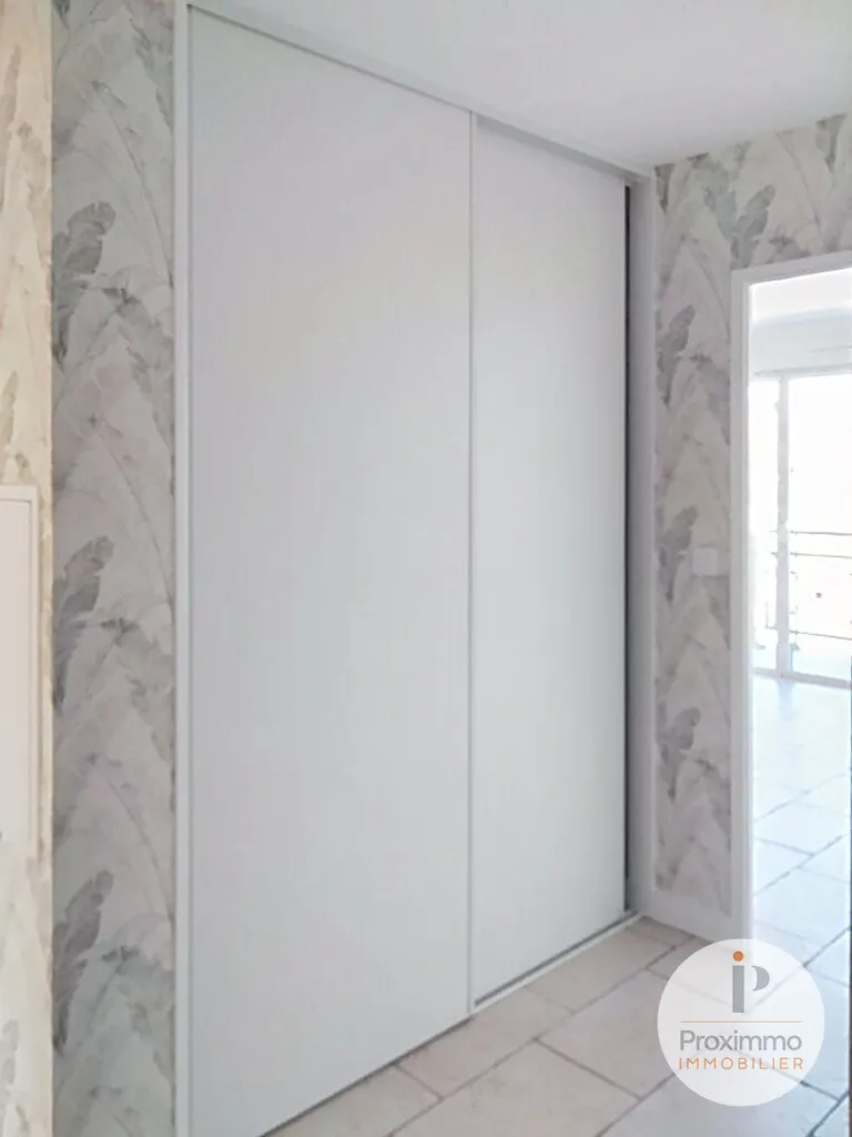 Stanze - 3-Bed Apartment with Balcony in Secure Residence