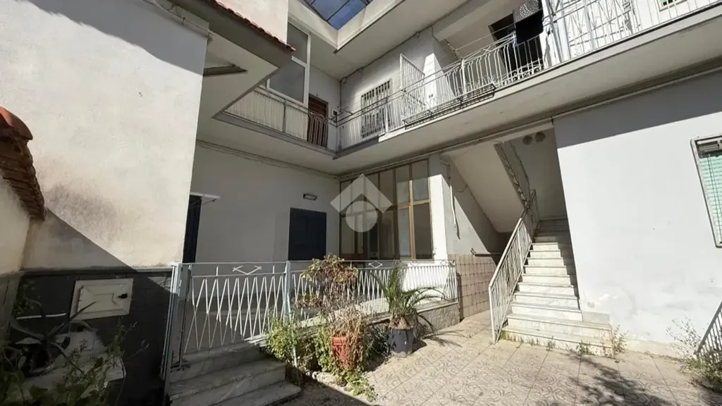 Aed - Three-Bedroom Flat with Terrace in Melito di Napoli