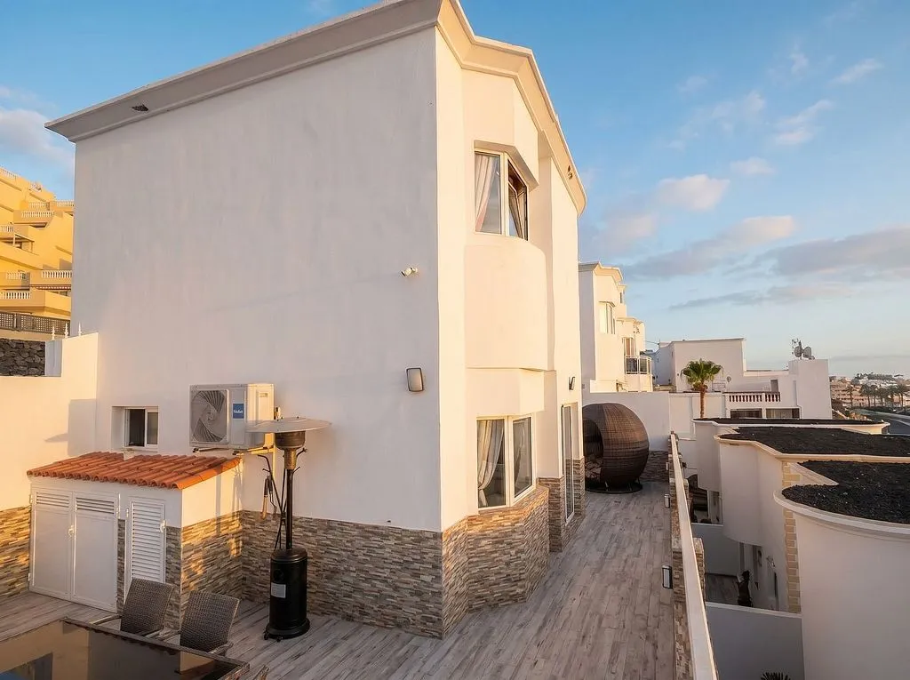 Terrace - Villa with Ocean View in Torviscas Alto