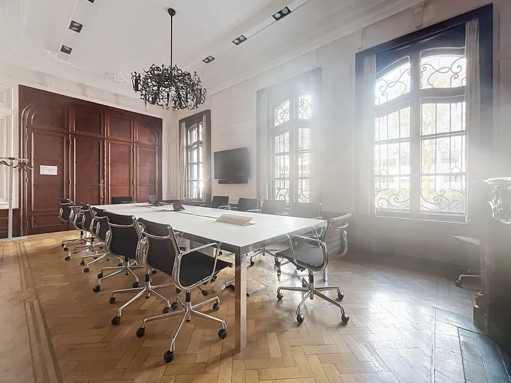 Kabinet - Office Space with High Ceilings in Brussels