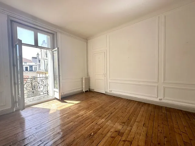 Toad - Bourgeois Flat with Balconies in Biarritz Centre