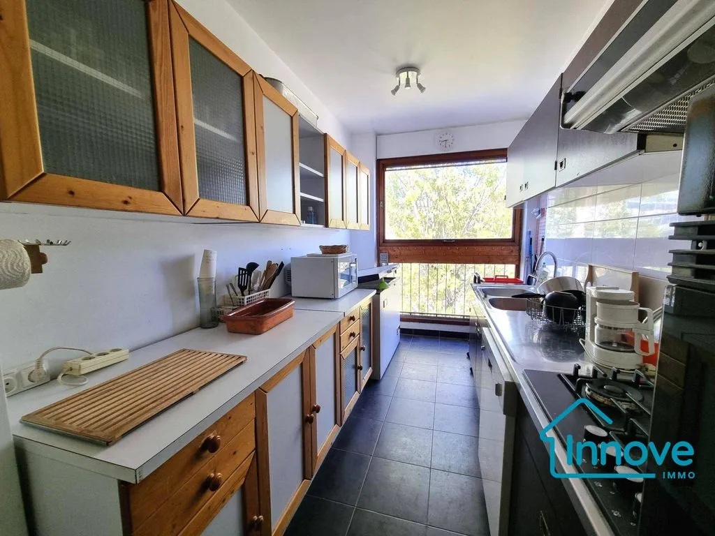 Kitchen - Luxury Flat with West View in Le Chesnay
