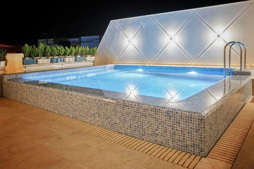 Piscine - Maison 4 chambres à Ibragg