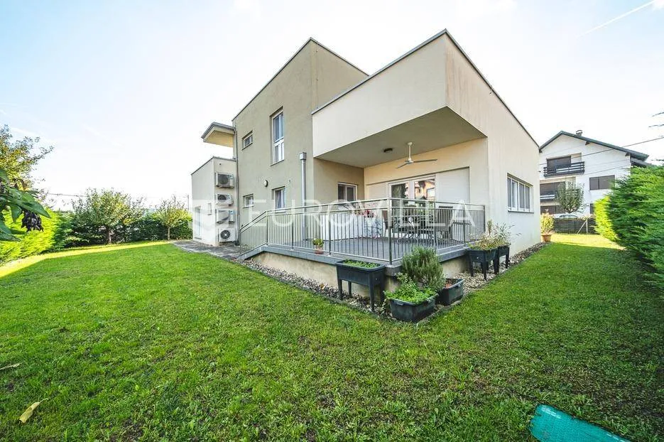 Aed - Modern Villa with Office in Samobor Centre