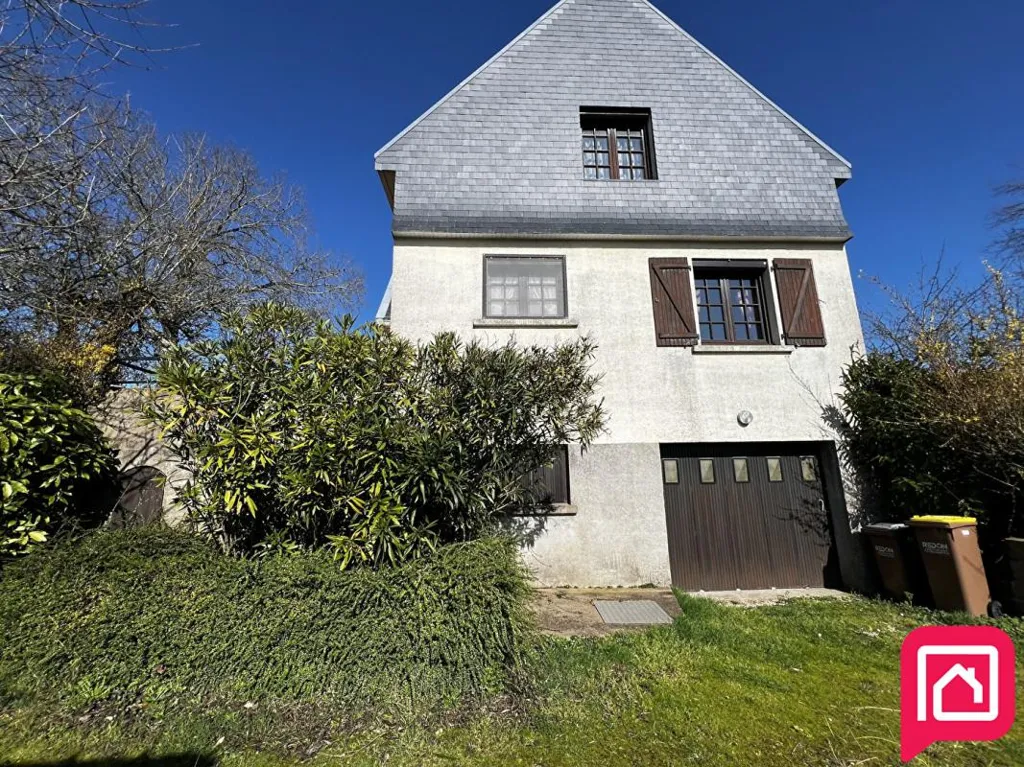 Välivaade - Traditional House with Large Garden in Plessé
