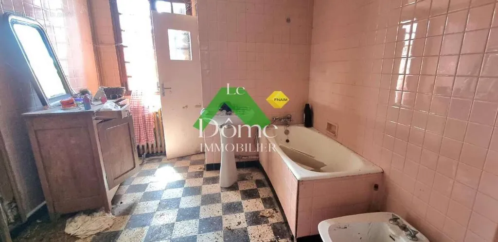 3-toaline maja asukohas Noailles