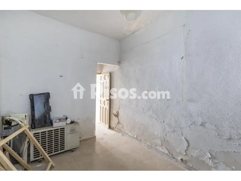 Rooms - House to Renovate in Güevéjar