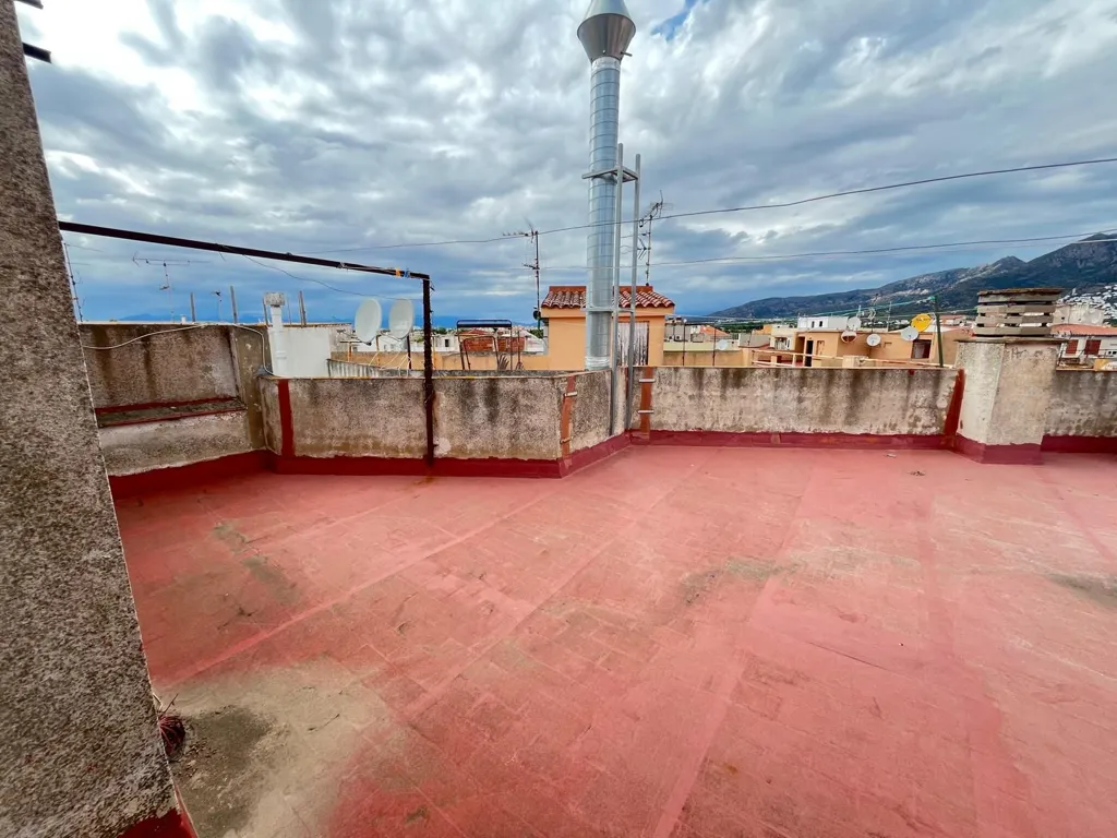 Terrasse - Spacious Flat with Balcony in Roses