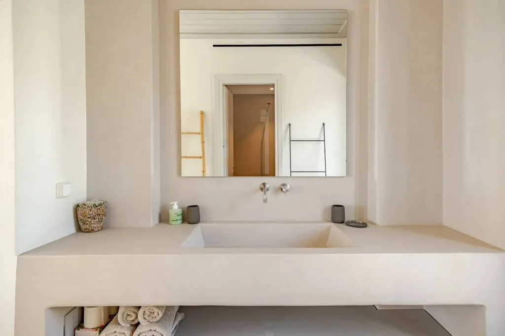 Salles de bain - Contemporary Cycladic House with Pool in Paros