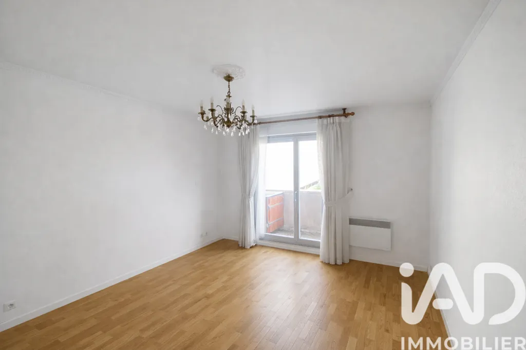 Pièces - Appartement avec Garage à Cachan, Proche Transports