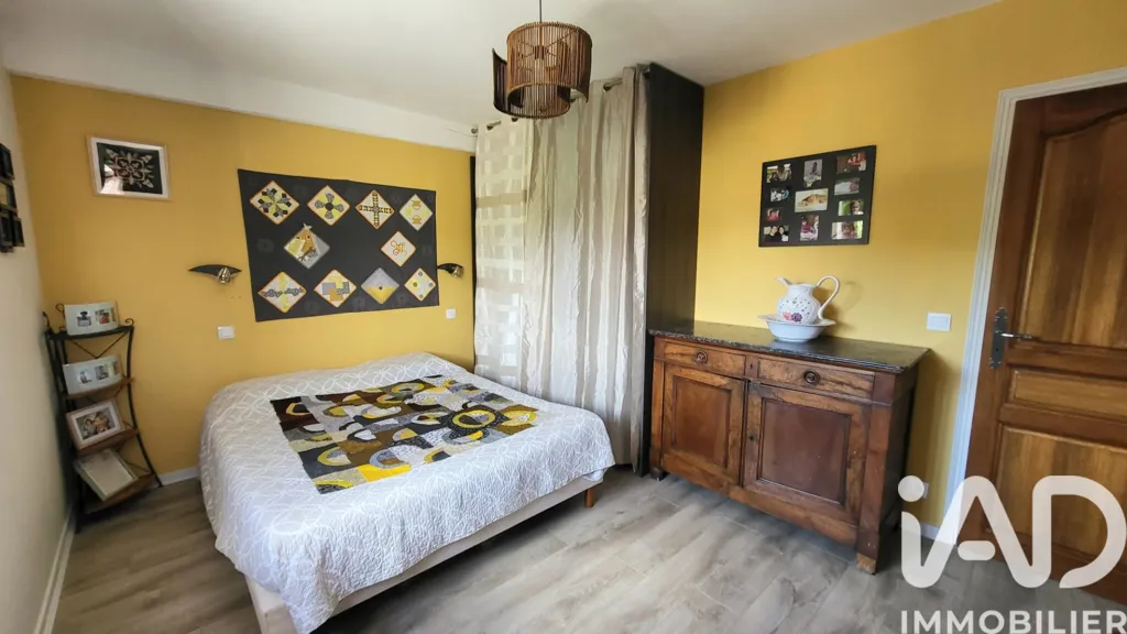 Camere da letto - Rustic Stone Villa with Terrace in Liverdy-en-Brie