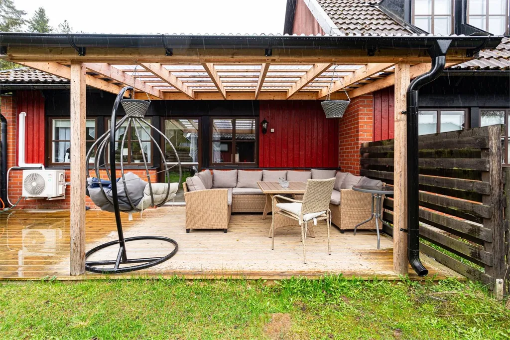 Terrass - Corner Flat with Modern Finish in Kopparberg