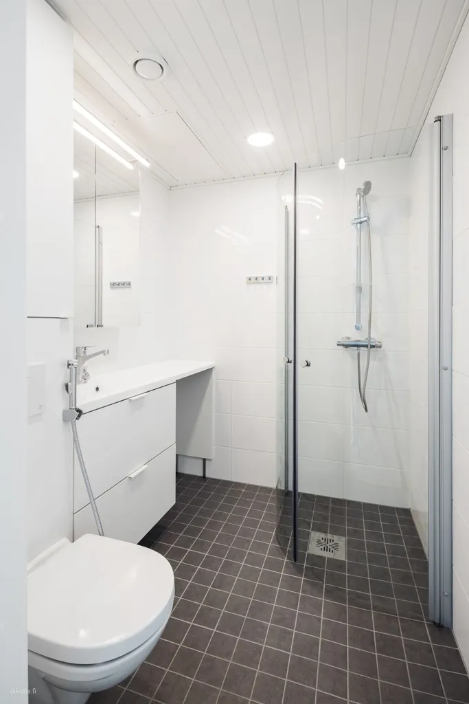 Bathrooms - Modern Flat with French Balcony in Malmi