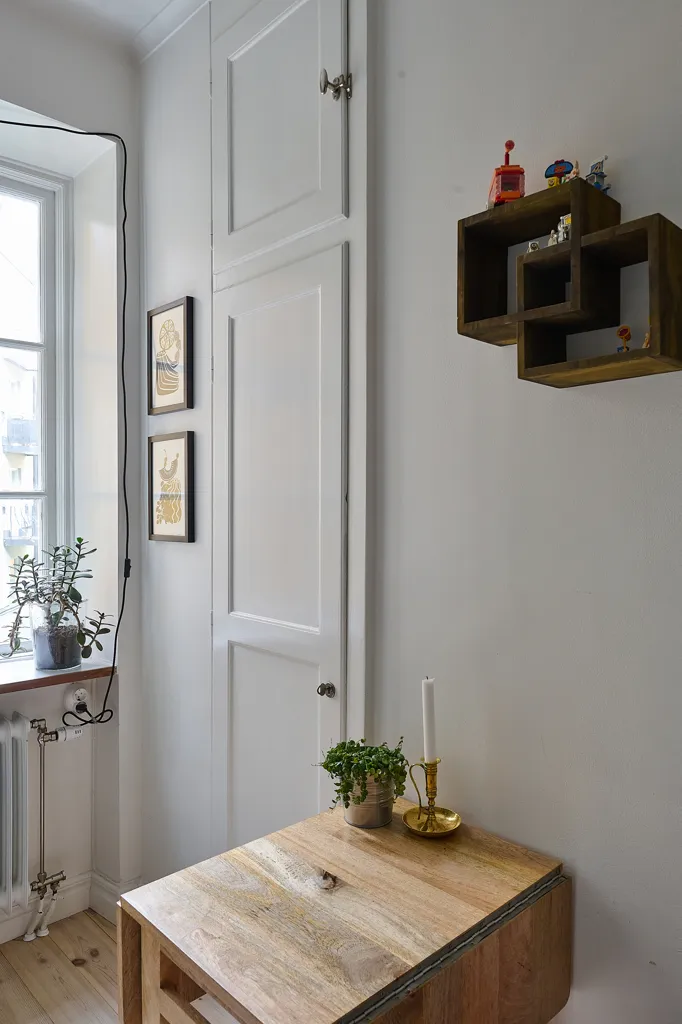 Bureau - Charming 2.5-Bedroom Flat with Garden View in Hornstull