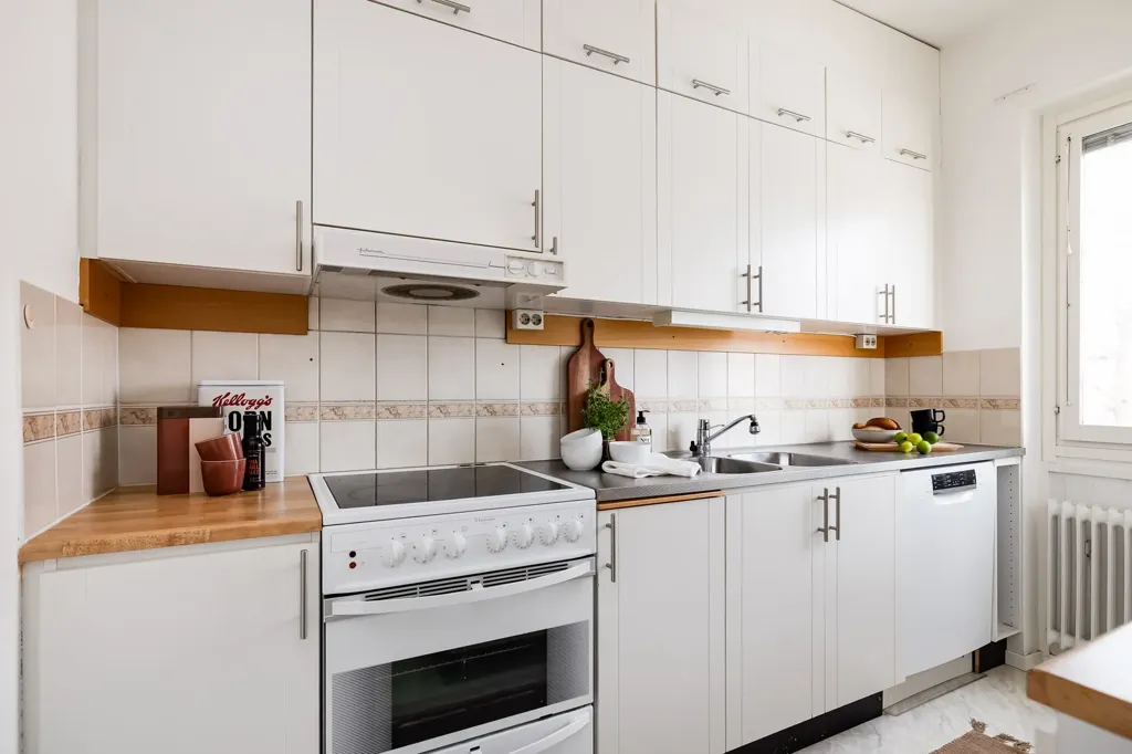 Cuisine - Two-Bedroom Flat with Balcony in Örebro