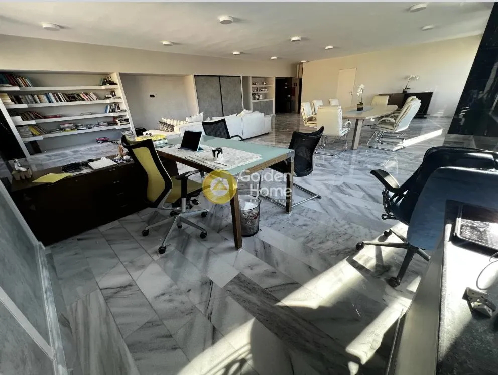 Office - Modernised Office with Balcony in Piraeus Centre