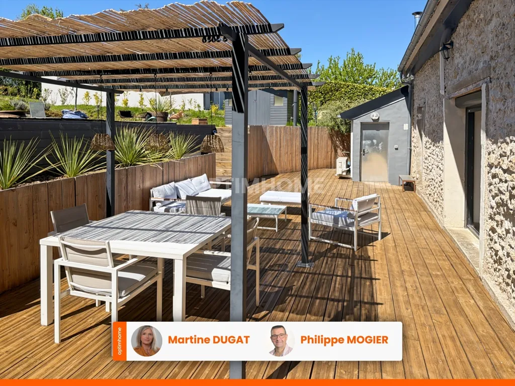 Terrasse - Maison en Pierre Rénovée avec Piscine à 10 min de Vichy