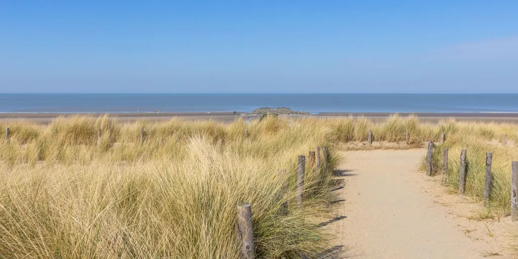 Apartment with Seafront Access in Middelkerke