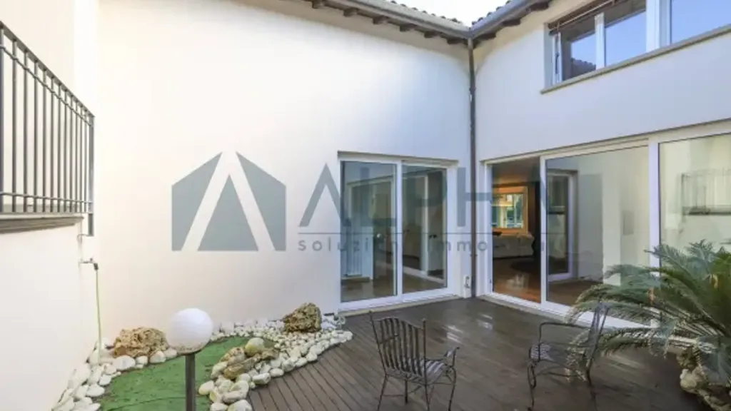 Terrasse - Architectural Villa with Private Garden in Ravenna