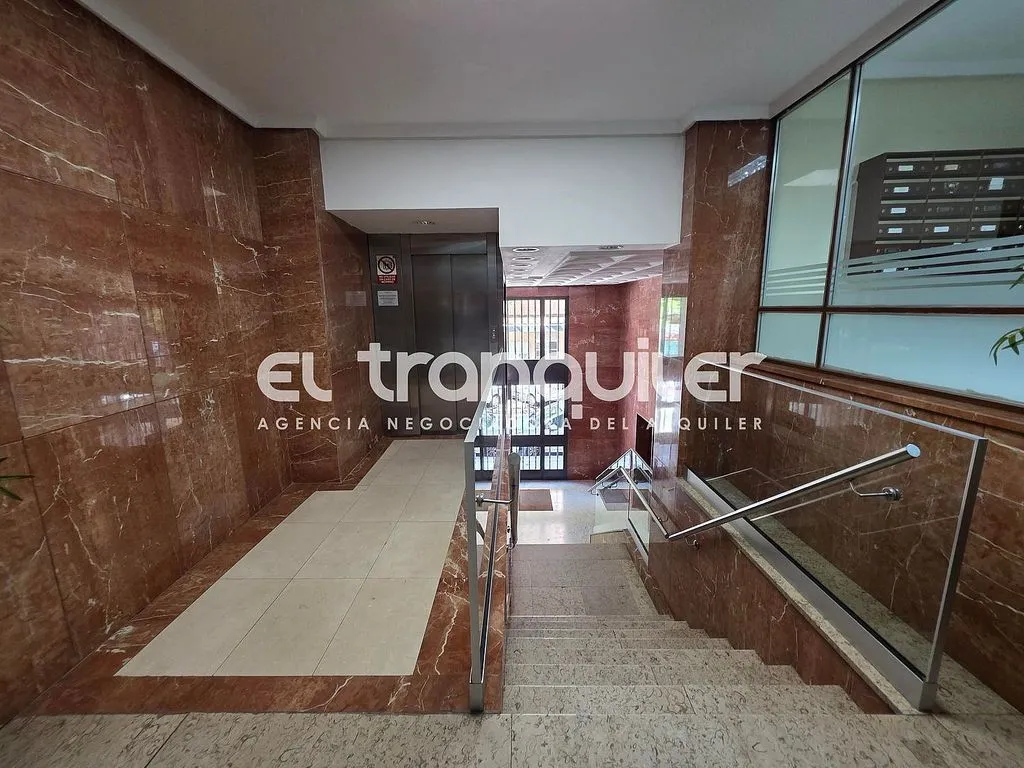 Entrée - Apartment with Terrace in De Teruel Street