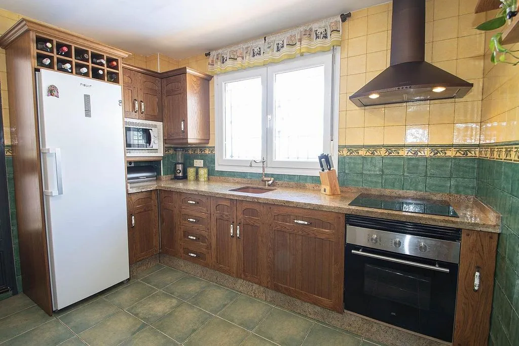 Köök - Chalet with Pool and Terrace in Nívar