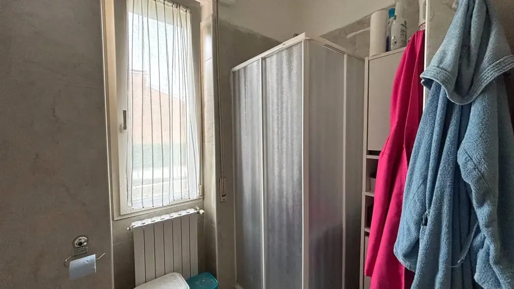 Bagni - Trilocale with Private Balcony in Botticino