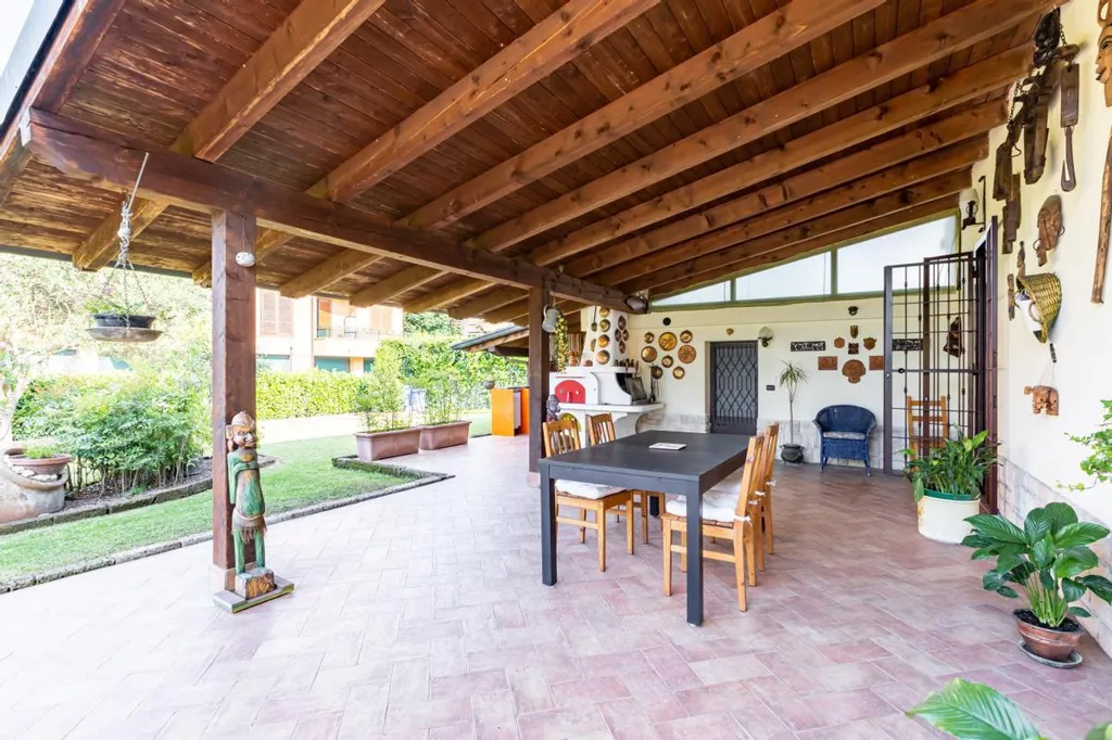 Terrass - Villa with Solar Panels in Settala