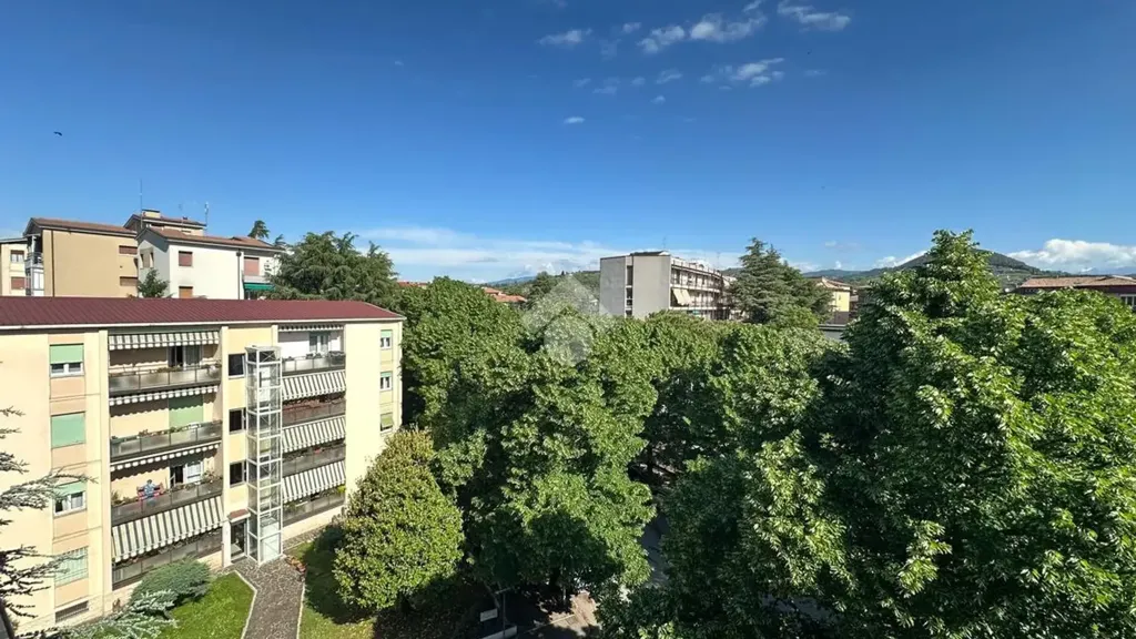 Rõdu - Panoramic Triplex in Verona Centre