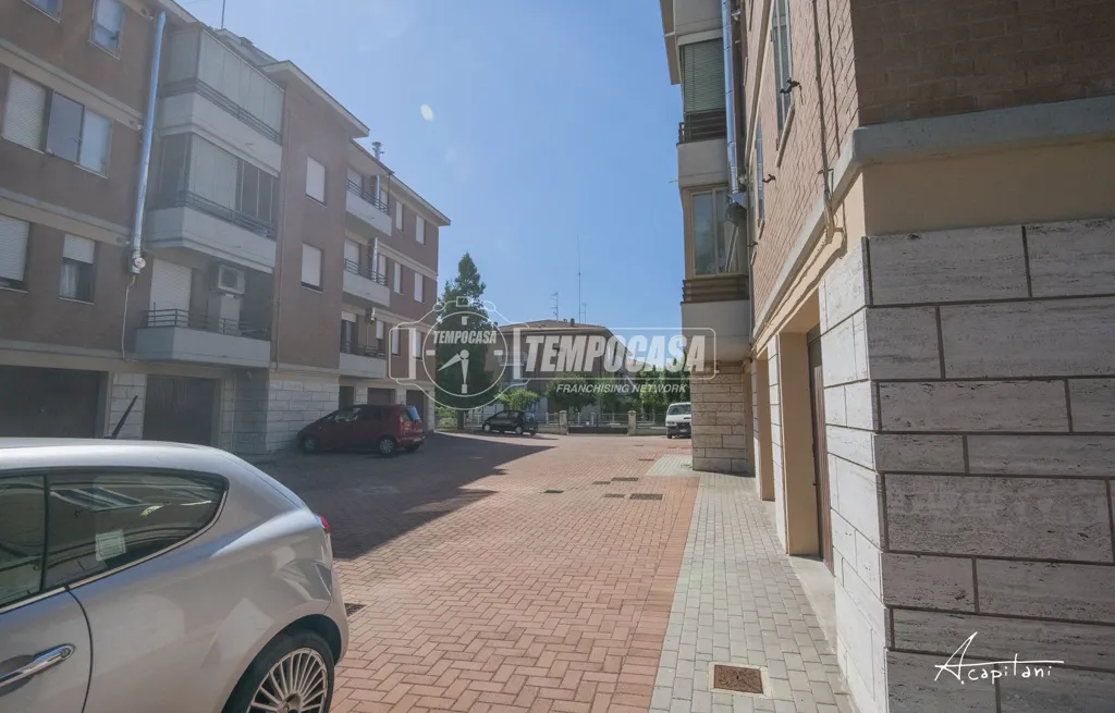 Välivaade - Spacious Apartment with Balcony in Modena