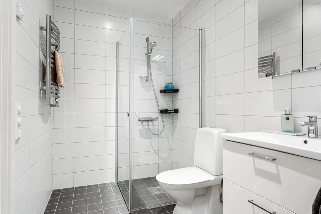 Bagni - Terraced House with Spacious Terrace in Suburban Area