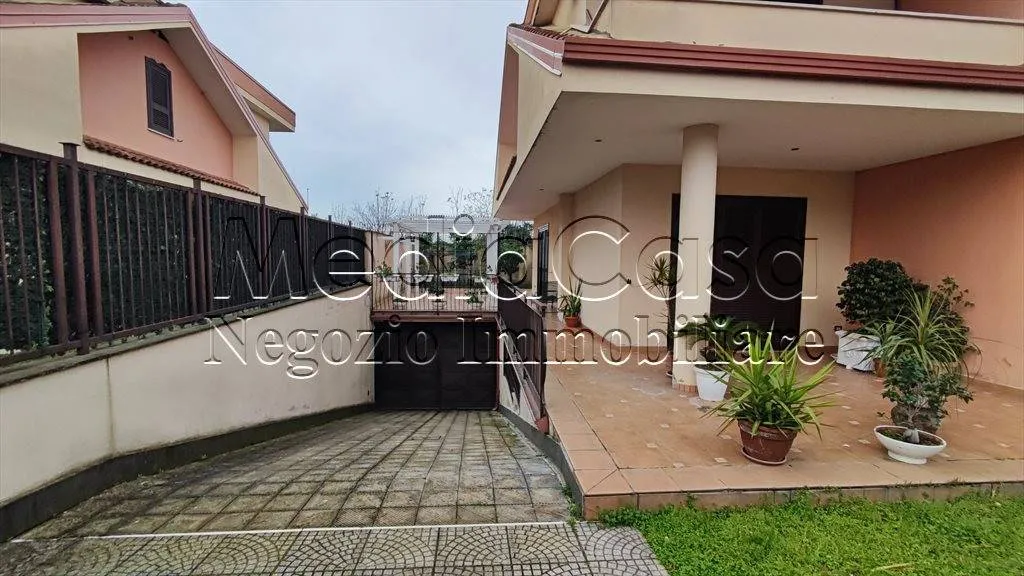 Extérieur - Elegant Villa with Private Garden in Teverola