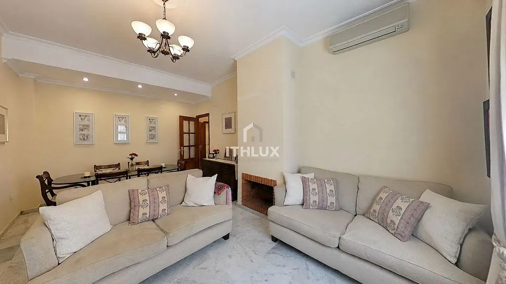 Elutuba - Semi-detached House with Terrace in Umbrete