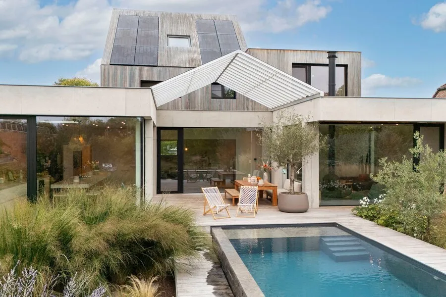 Bassein - Architect's Villa with Infinity Pool in Olmen