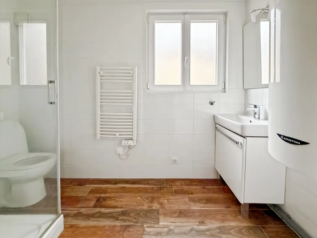 Vannitoad - Fully Renovated Triplex in Palaiseau Centre