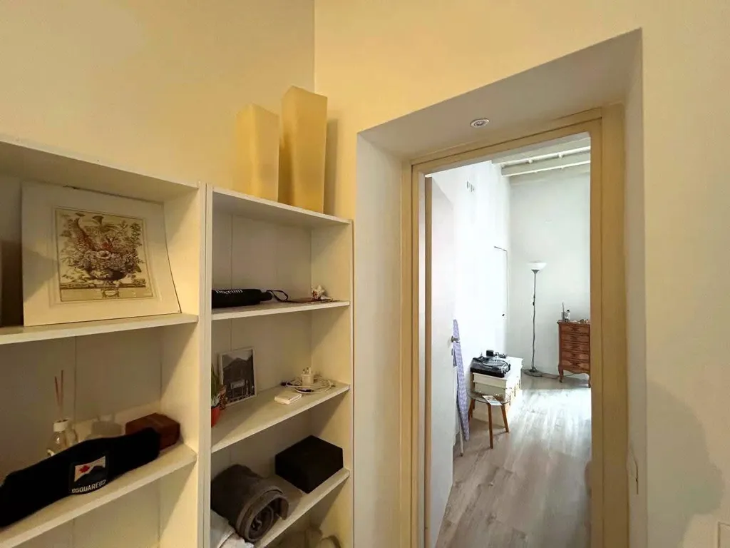 Pièces - Milan Studio Flat with Traditional Charm