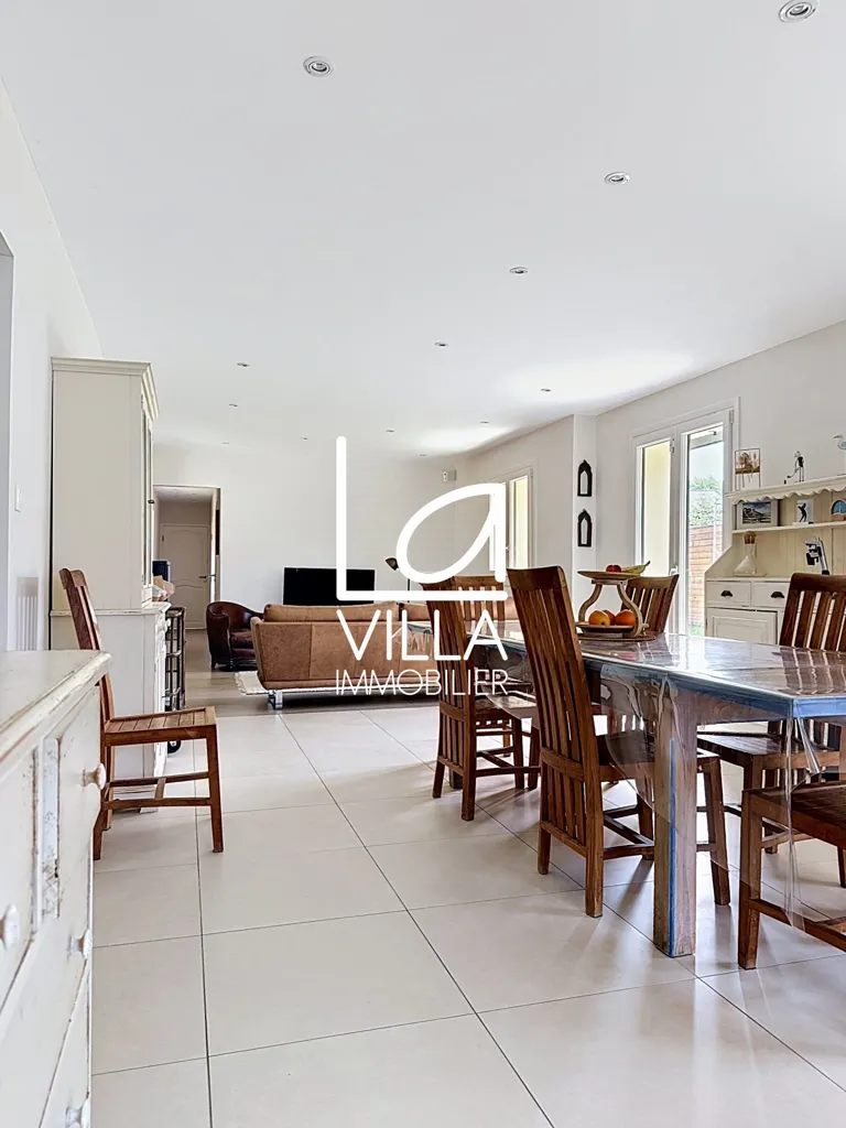 Salle à manger - Maison Luxueuse avec Piscine à Wimereux