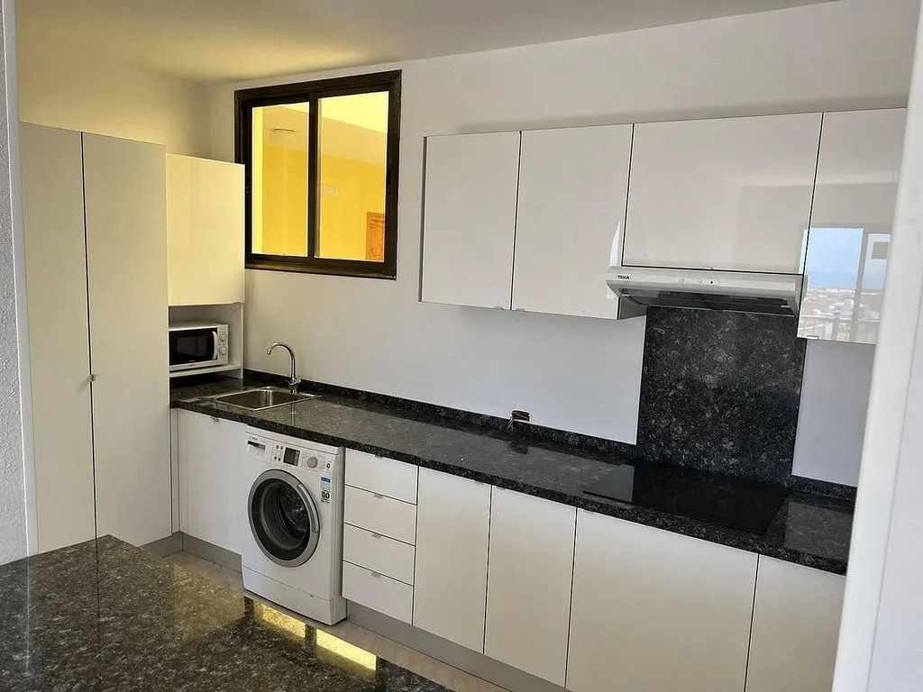 Kitchen - 1-Bed Flat with Terrace in Buzanda