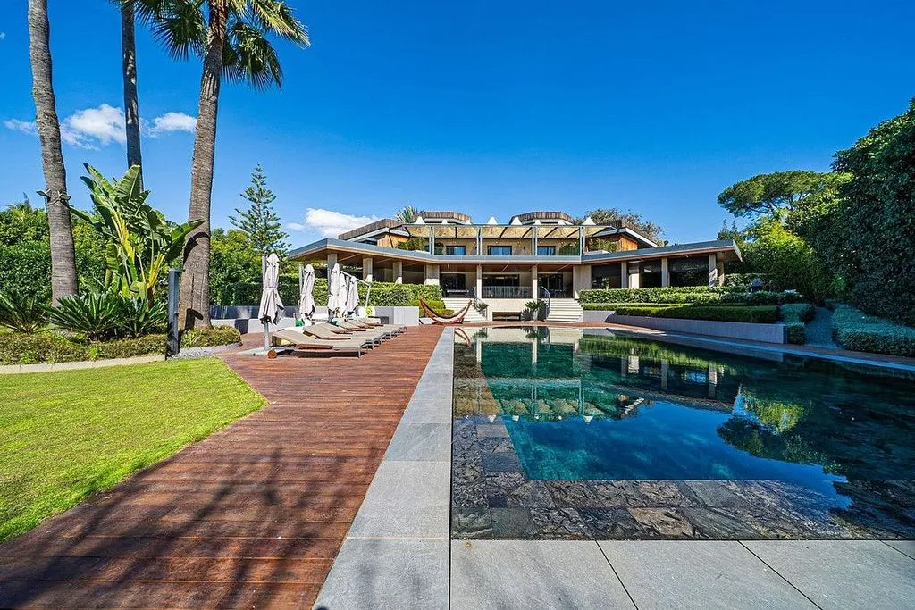 Pool - 10-Bedroom Chalet with Pool in Guadalmina Baja