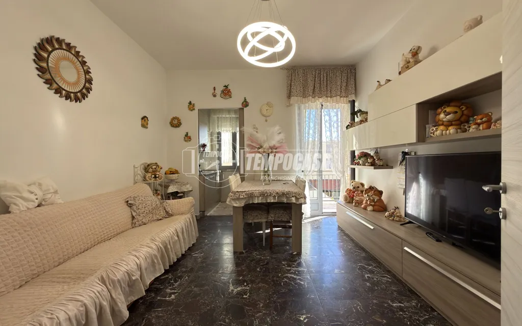 Soggiorno - Rusticated Apartment with Balcony in Rivoli