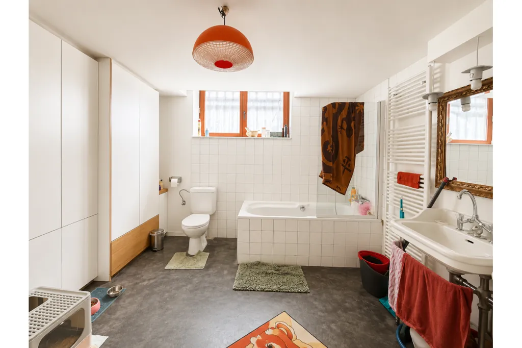 Bagni - Spacious Triplex with Office in City Centre