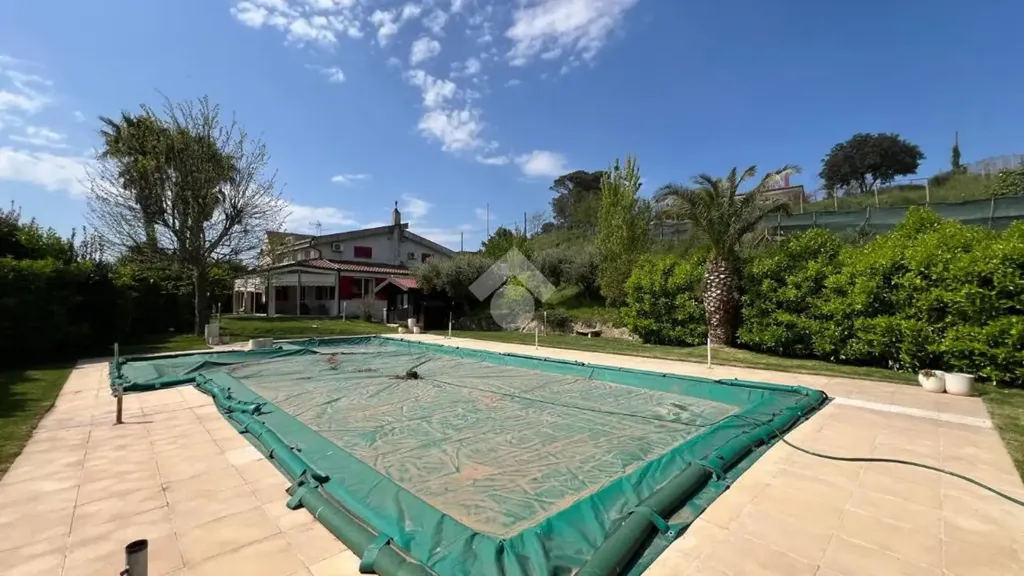 Bassein - Villa with Pool in Pergusa, Enna